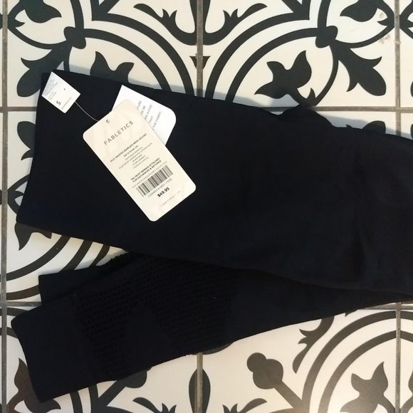 NWT Fabletics High Waisted Seamless Mesh Legging S - Picture 4 of 4